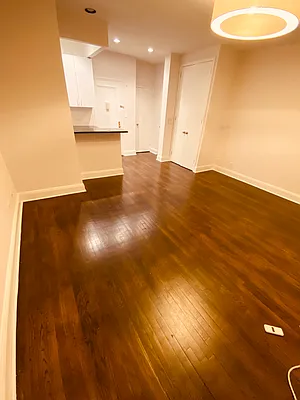 Rented by Metropolis Real Estate of Manhattan | media 13