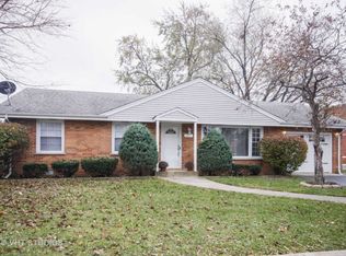 6445 W 94th St, Oak Lawn, IL 60453