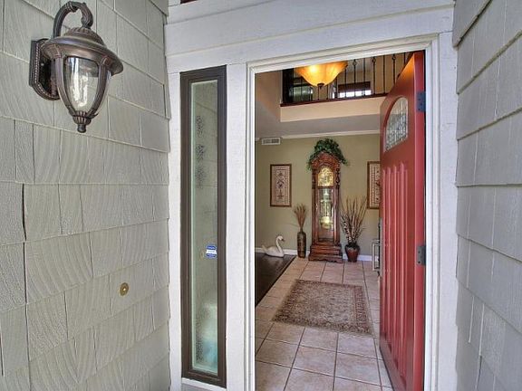 4th image of 4221 Briarglen Dr