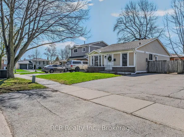 8 Coulbeck Rd, Brantford, ON N3P 1B7