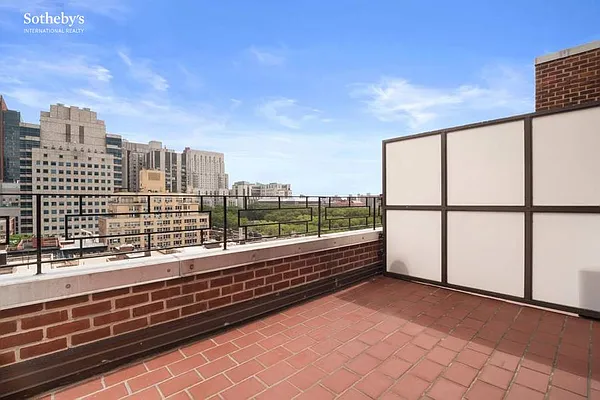 Sold by Sotheby's International Realty | media 23