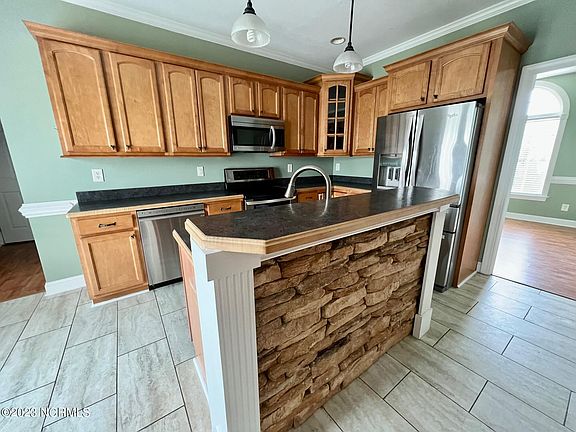 5th image of 637 Savin Court