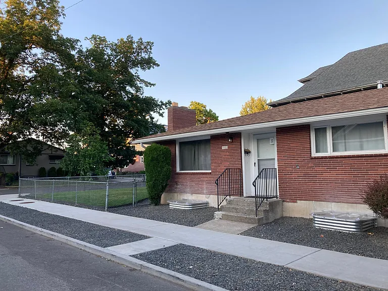 1022 N Cochran St — Photo 1