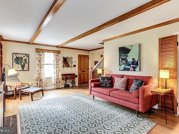 2nd image of 404 N Beechwood Ave