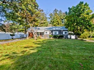 520 Dutchess St, Springfield, MA 01129