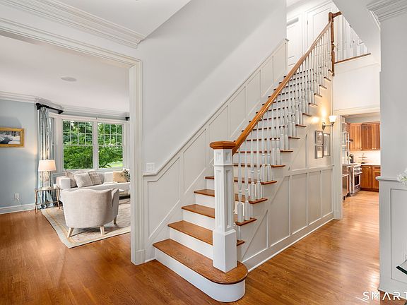 3rd image of 235 Silvermine Avenue