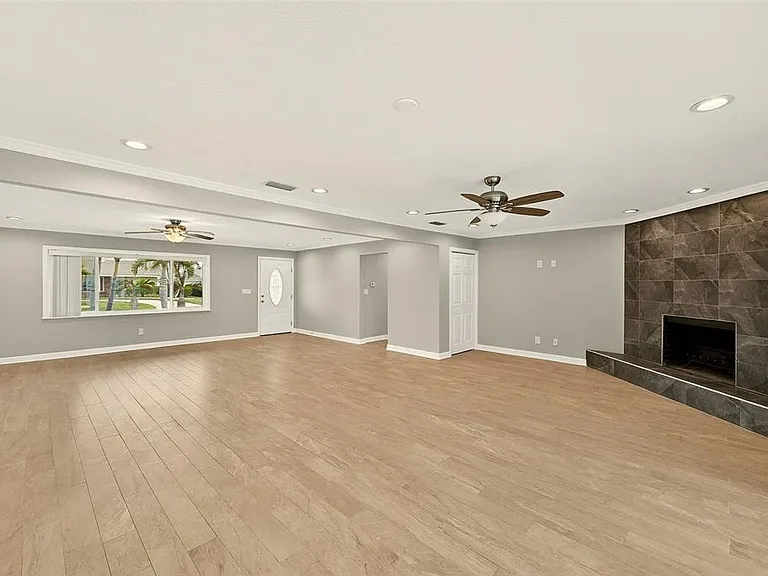 5434 Oakhurst Dr — Photo 9
