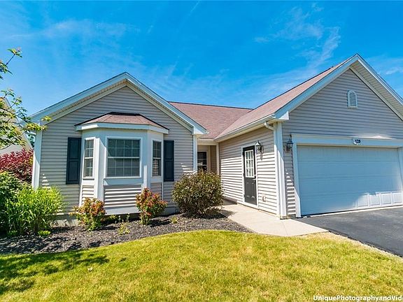 2nd image of 128 Stewart Pl