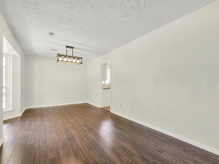 12011 Kirknoll Dr — Photo 11