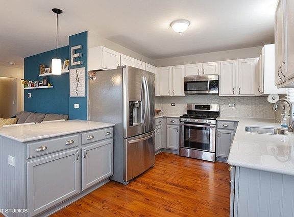 3rd image of 649 Summerlyn Dr