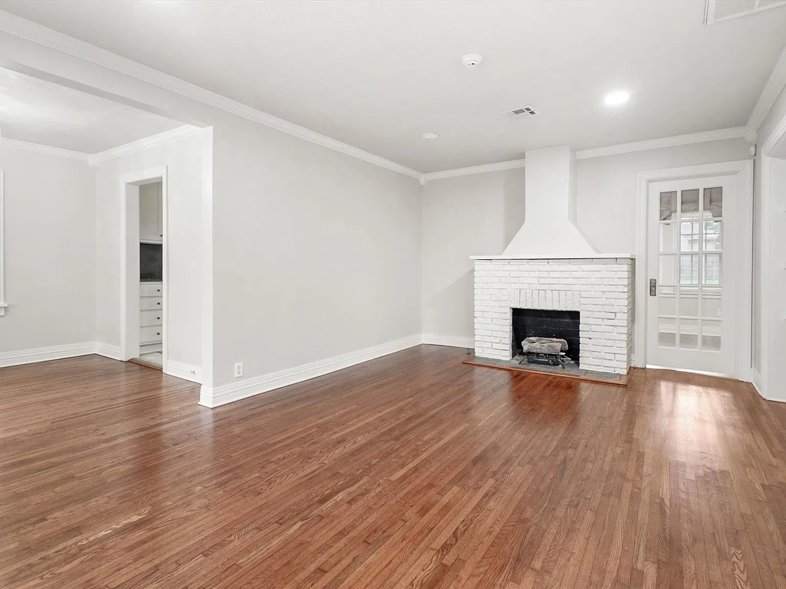 2 bed, 1082 sqft, $1,850 — Photo 3