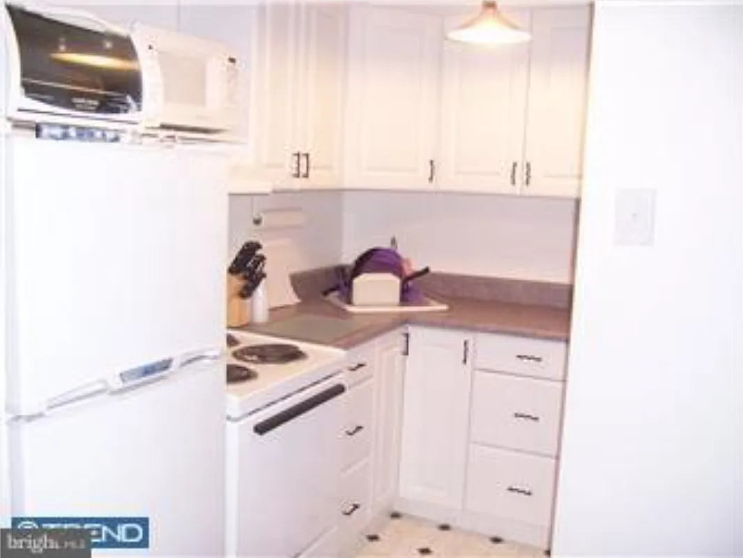 108 S Montpelier Ave — Photo 2