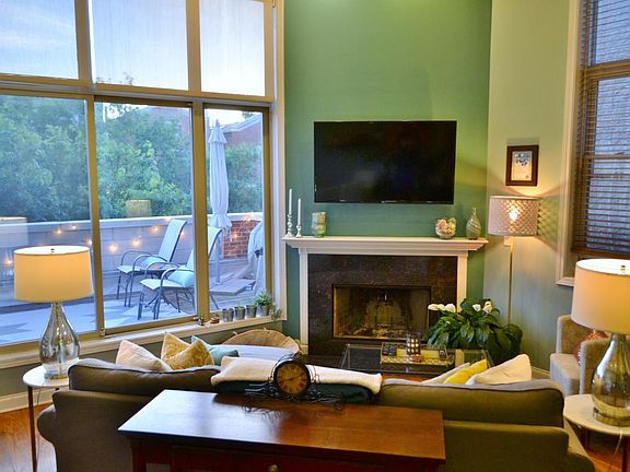 4th image of 2851 N Damen Ave #3