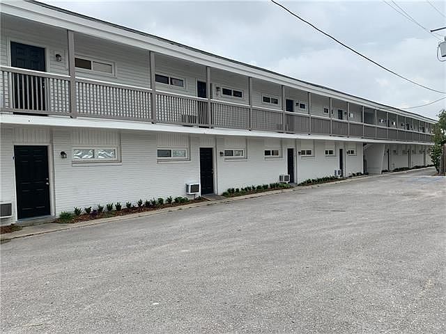 1st image of 251 Barry Ave #30