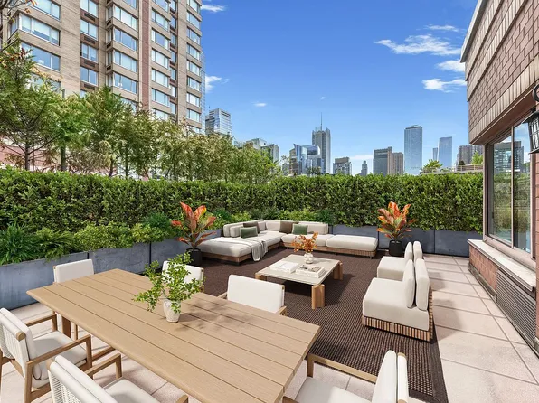 393 W 49th St APT 5NN, New York, NY 10019