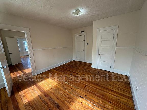 2nd image of 116 Rennell St