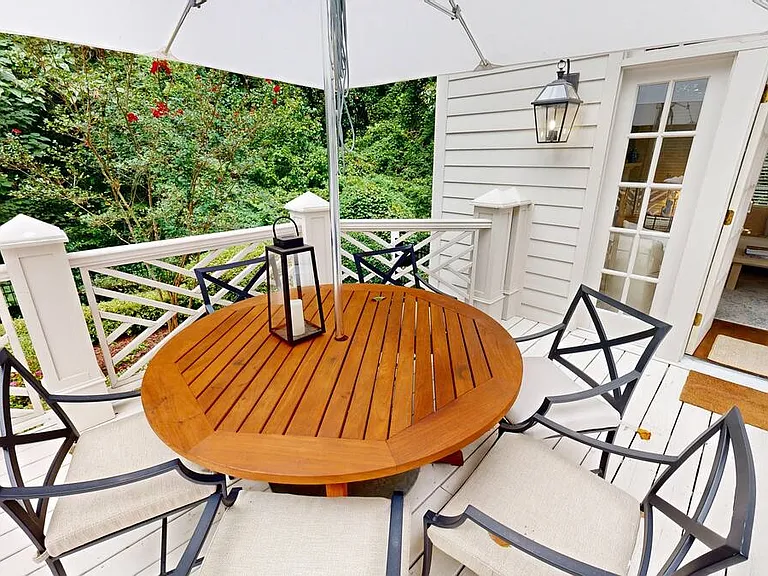 1296 W Wesley Rd NW — Photo 40