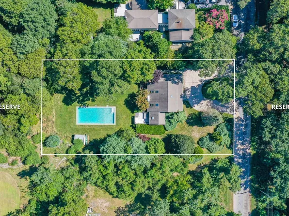 23 Squaw Rd, East Hampton, NY 11937