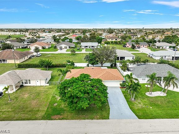 4th image of 4140 SW 7th Ave