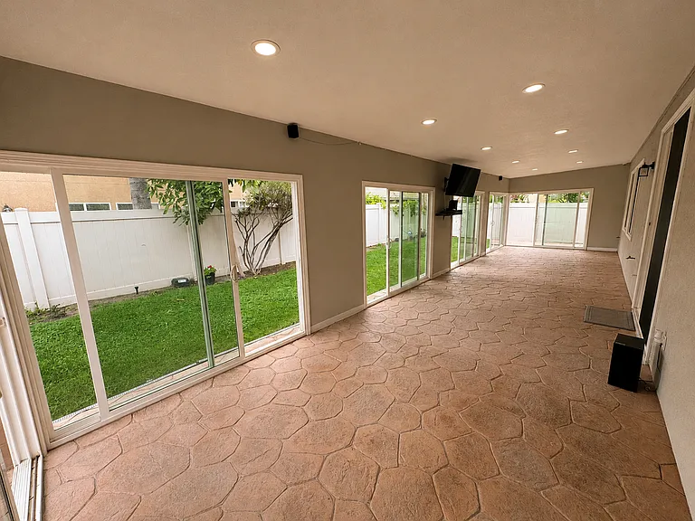 621 Marbella Ct — Photo 39