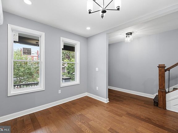 4th image of 914 5th St NE