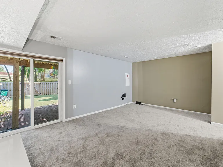 10703 Campus Way S — Photo 30