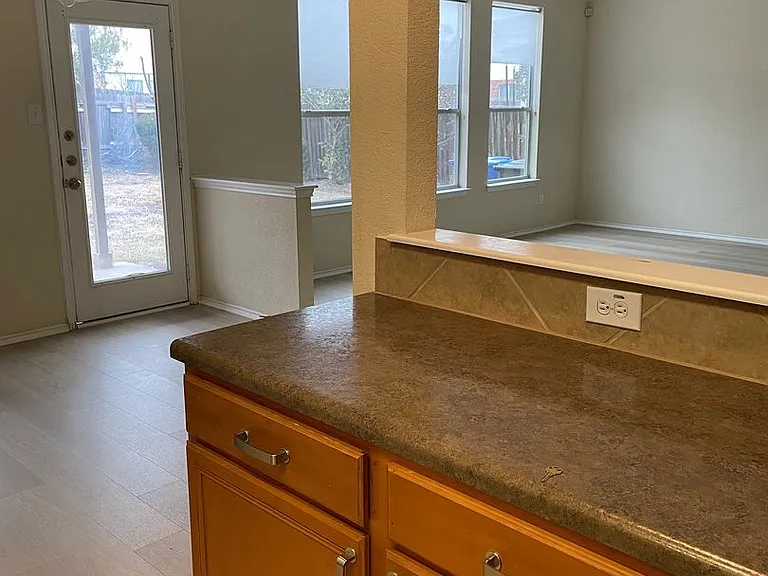 6413 Tierra Dr — Photo 9