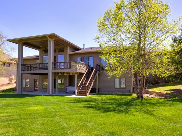 8513 Prairie Ridge Dr, Johnston, IA 50131