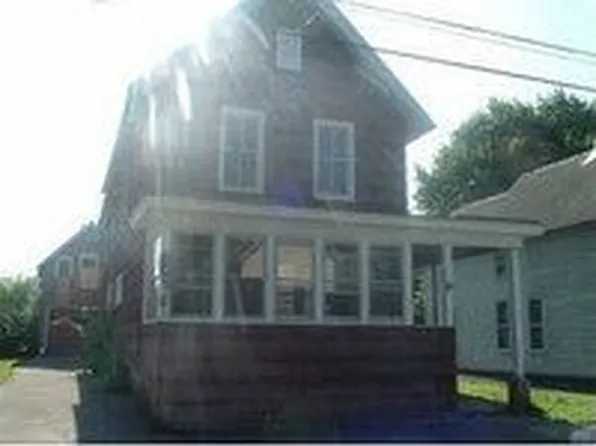 10 Jay St, Gloversville, NY 12078