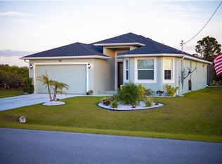 380 Baytree Dr, Rotonda West, FL 33947