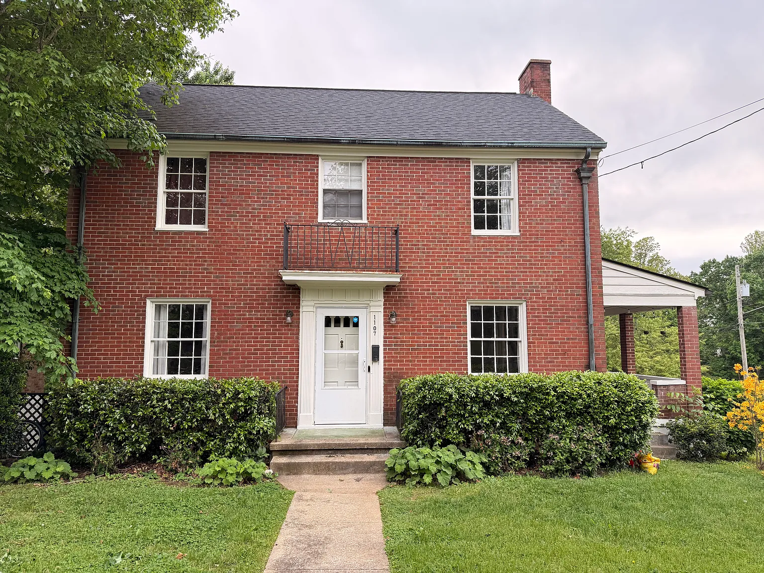 3 bed, 1.5 bath, 1800 sqft, $1,700 — Photo 1
