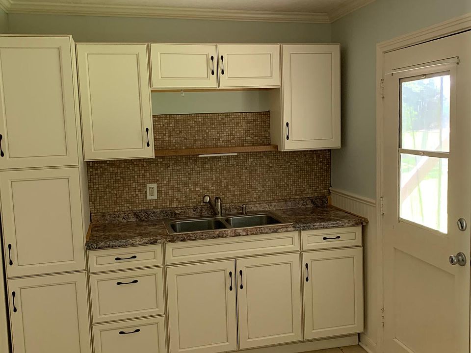 1st image of 943 Dolby St