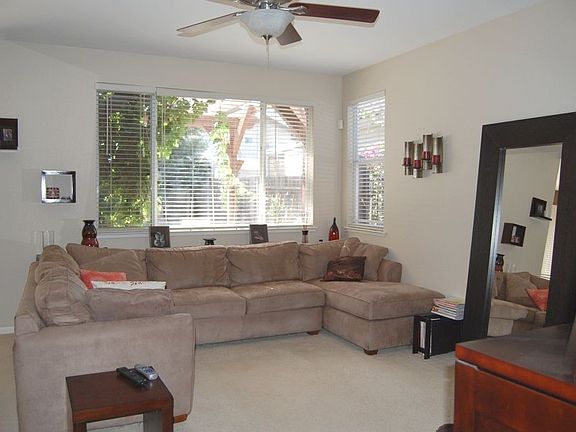 family room w/fireplace
