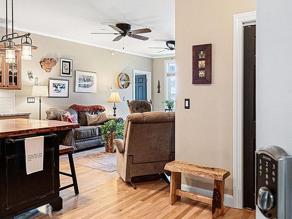 5th image of 1015 Osprey Ct APT 9