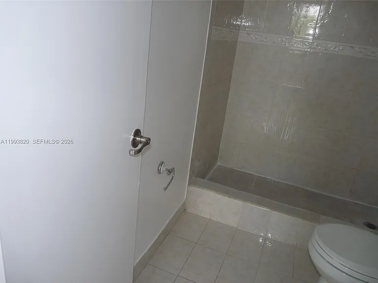 14611 N Kendall Dr #304L — Photo 18