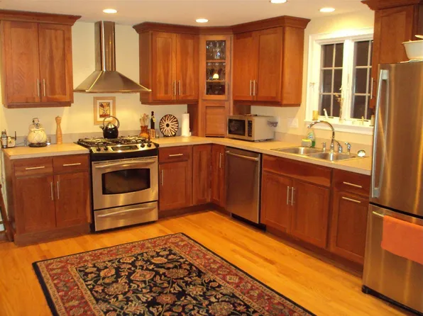 6 Kimberly Dr, North Hampton, NH 03862