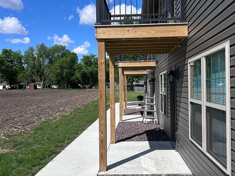 170 E Clay St #5 — Photo 4