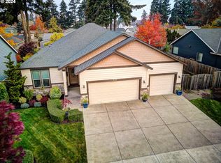 2185 Thomas Way, Hubbard, OR 97032