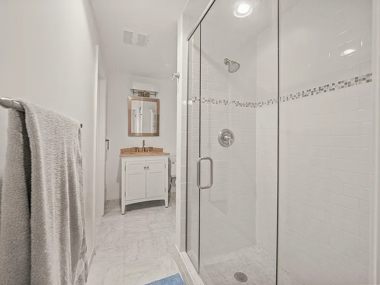 27180 Wellington Rd — Photo 22