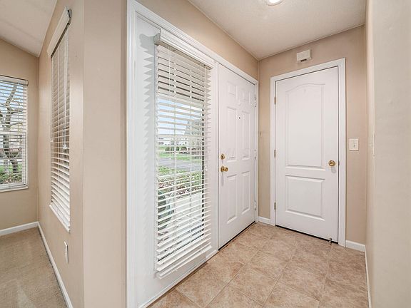 4th image of 5329 Nottinghamshire Ln