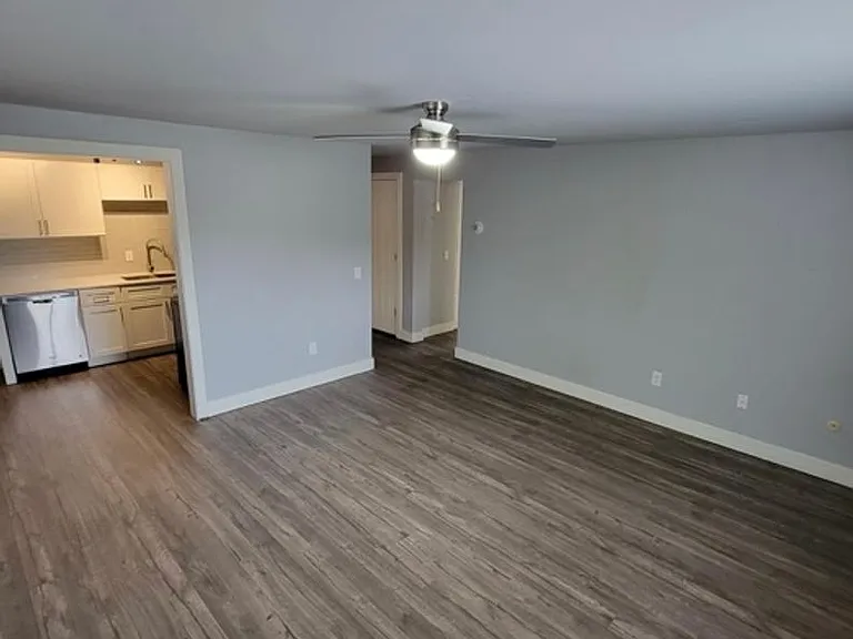 221 N Quince St — Photo 28