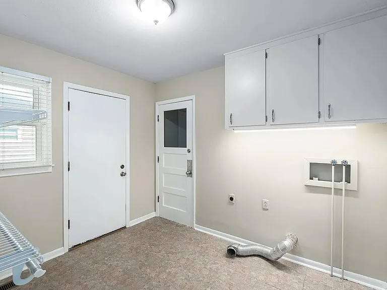 843 N Brownthrush Ln — Photo 6
