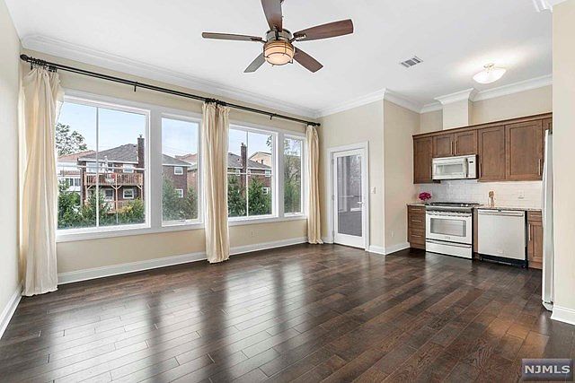 1st image of 1600 Kaufers Ln Unit 15