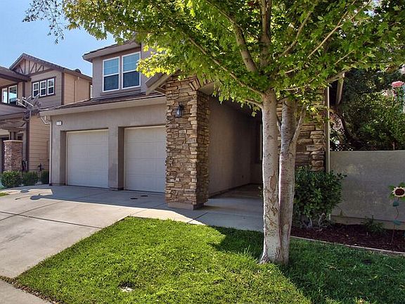 2nd image of 2724 Rogue River Cir