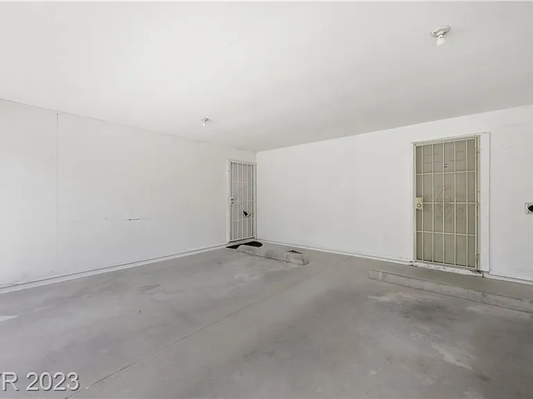 1439 Lorilyn Ave #4 — Photo 5