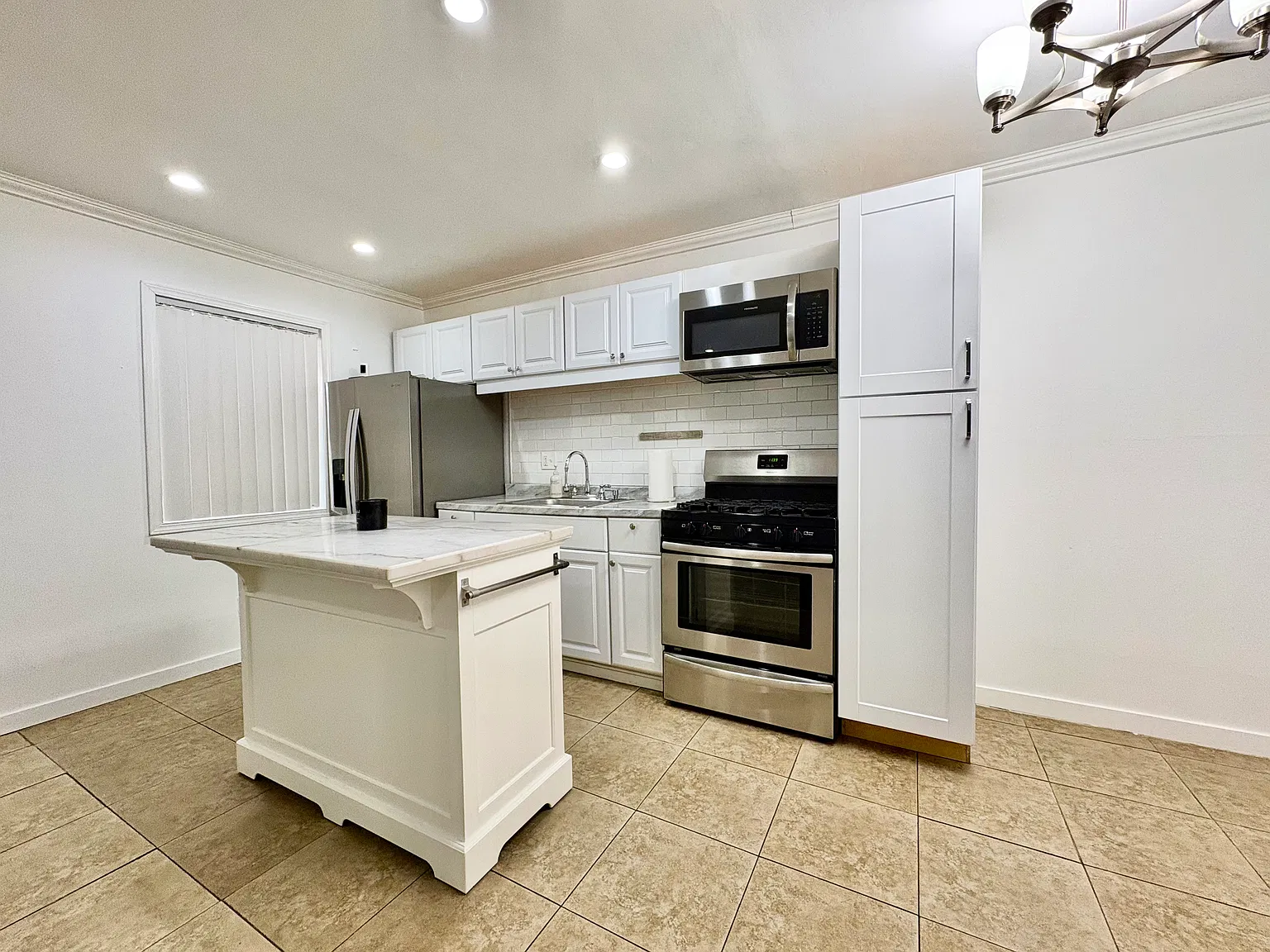 1 bed, 674 sqft, $2,100 — Photo 4