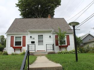 W62N393 Hanover Ave, Cedarburg, WI 53012