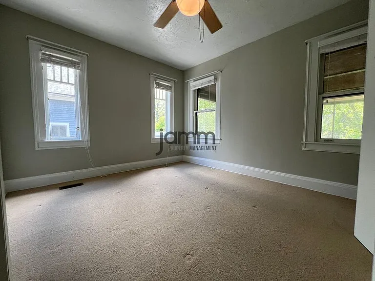3232 Clarendon Rd — Photo 18