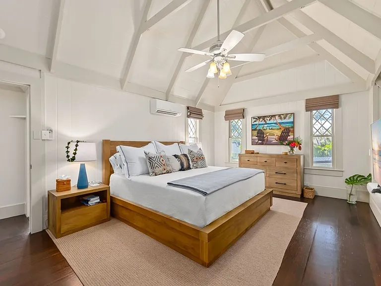 4584 Kahala Ave — Photo 15