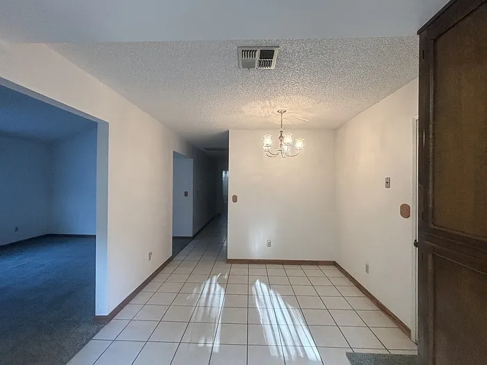 1712 Shasta Ct — Photo 3